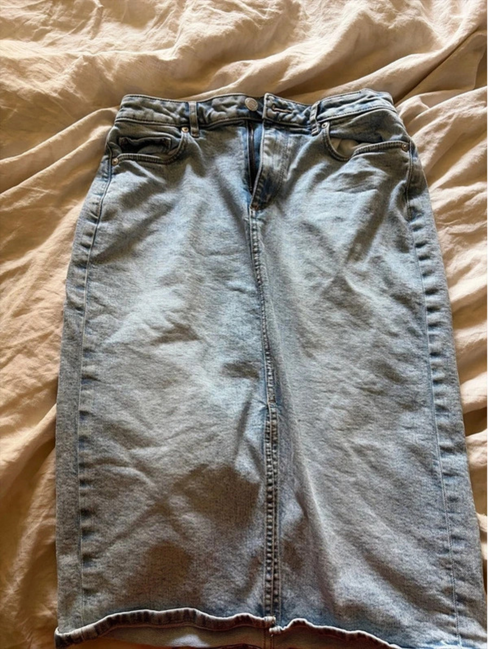 Loft knee length jean skirt with pockets